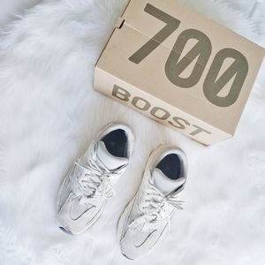 YEEZY BOOST 700 ANALOG Men's Size 11